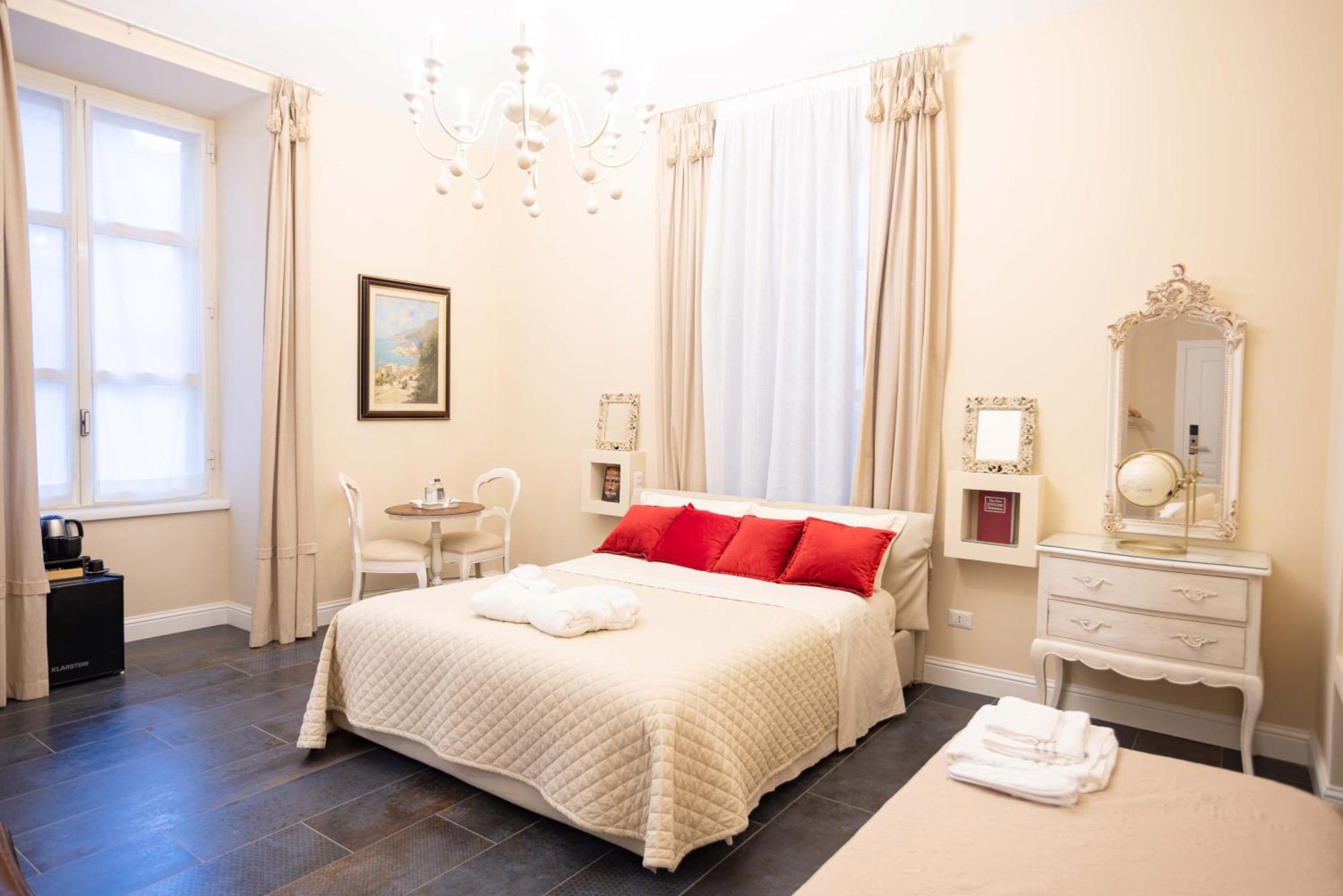Domus Deorum Napoli Esterno foto