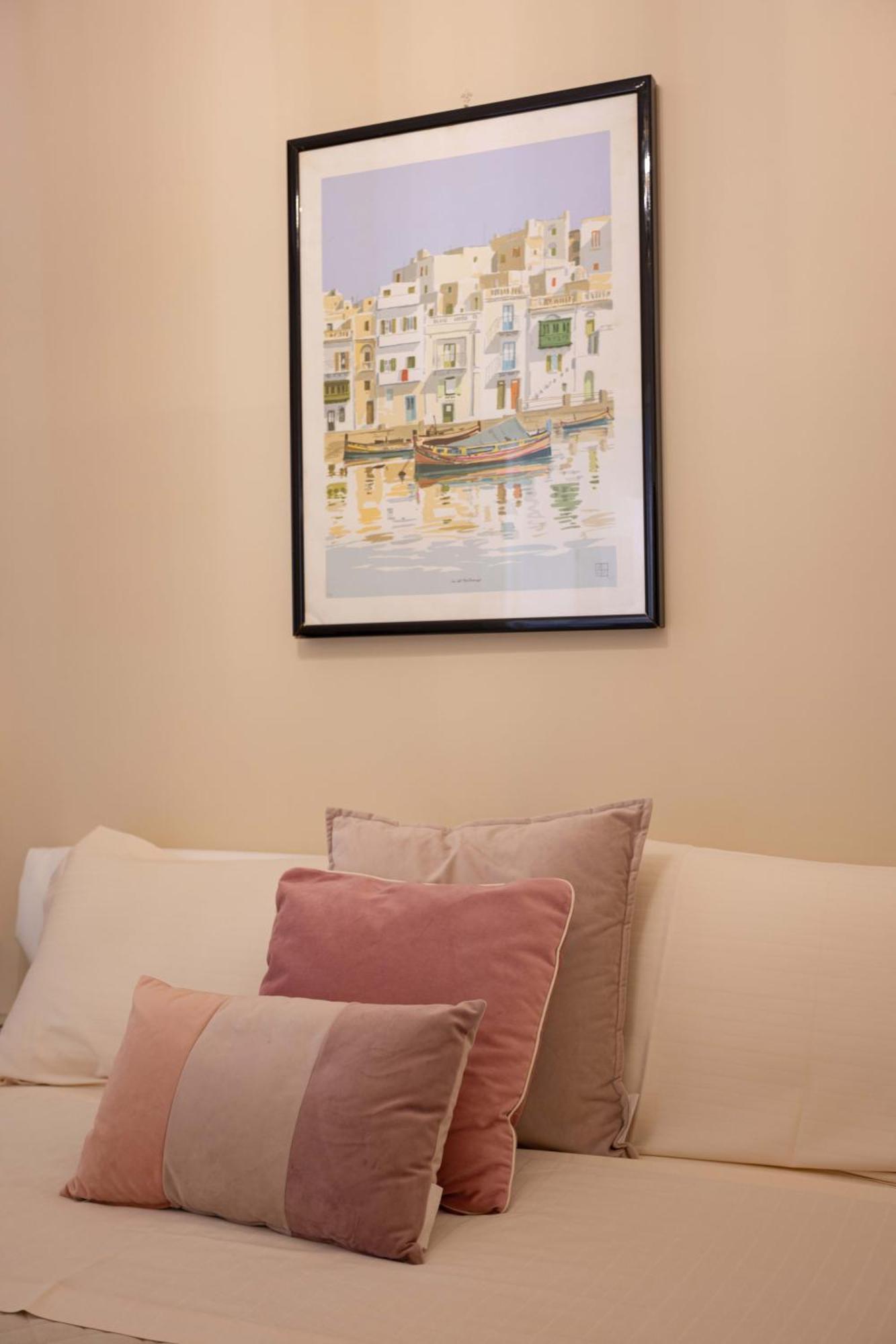 Domus Deorum Napoli Esterno foto