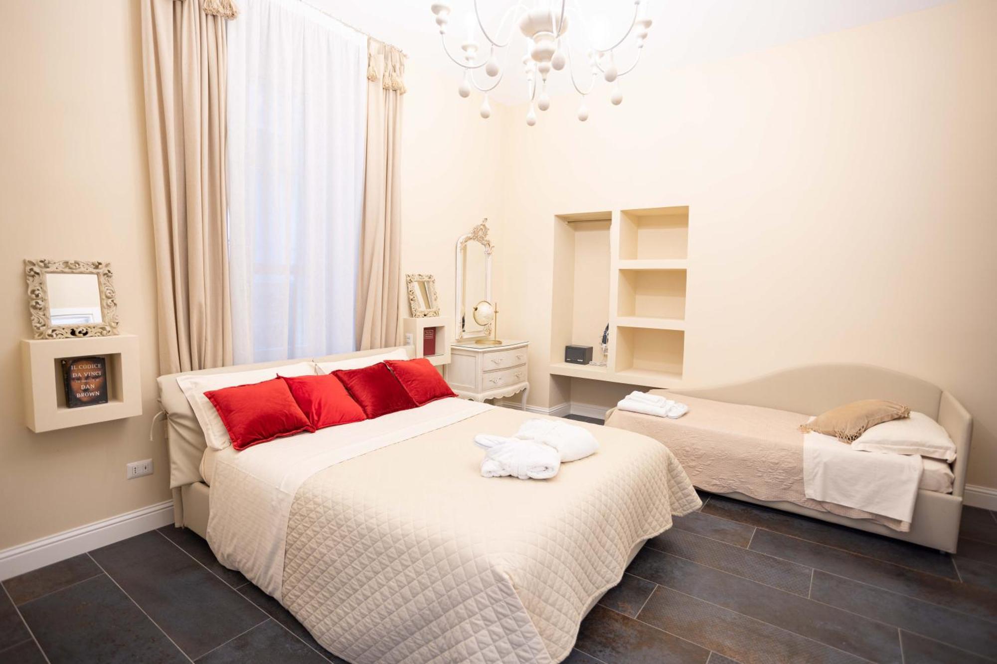 Domus Deorum Napoli Esterno foto