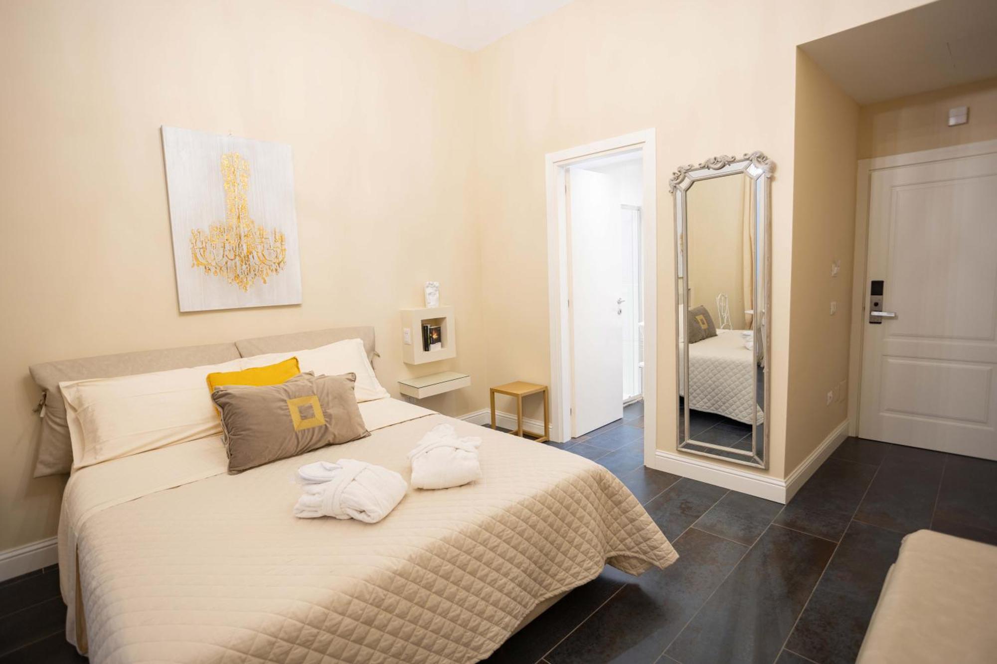 Domus Deorum Napoli Esterno foto